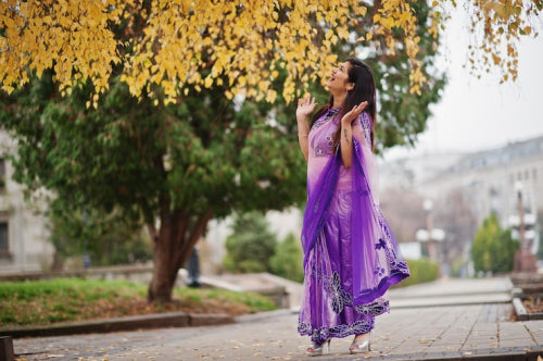 Linen Sarees Become a Summer Essential for Urban Indian Professionals