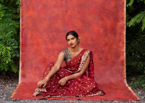 Traditional Natural Dyes and Their Relevance in Modern Clothing
