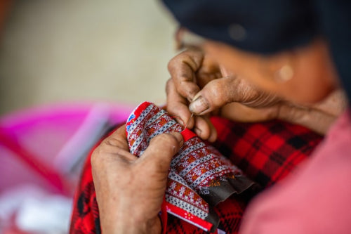 How Handloom Weavers in India Are Adapting to Changing Fashion Trends