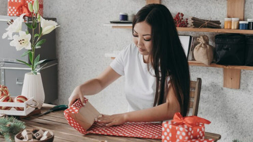 How to Choose the Best Gift From a Handloom Collection