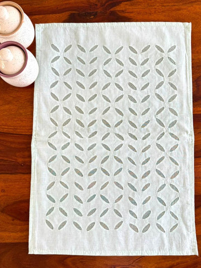 Indiehaat | Applique Cotton Table Runner & Mat Set White