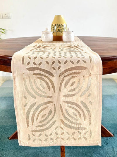 Indiehaat | Applique Cotton Table Runner & Mat Set Peach