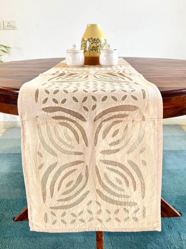 Indiehaat | Applique Cotton Table Runner & Mat Set Peach