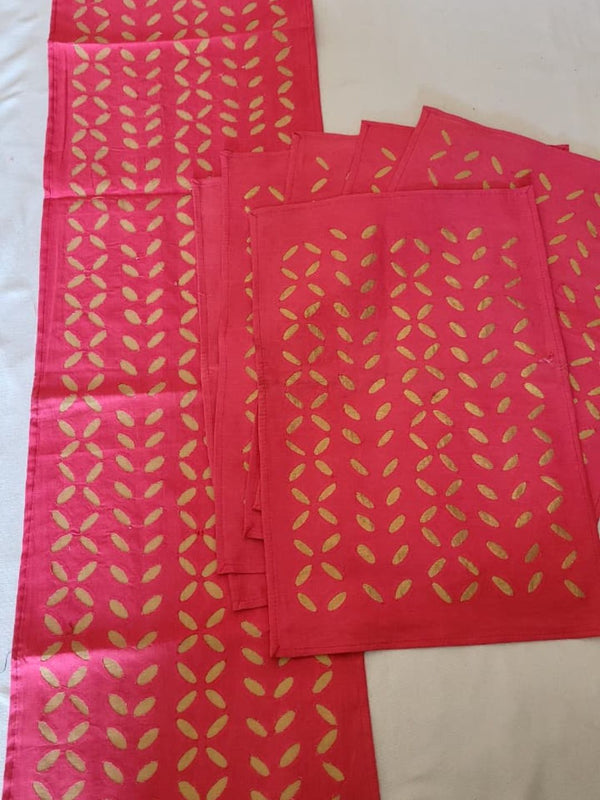 Indiehaat | Applique Cotton Table Runner & Mat Set Red