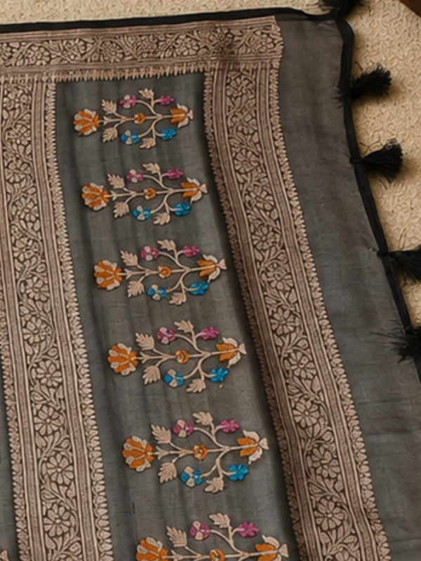 Indiehaat | Gray Kora Banarasi Saree | Jamdani
